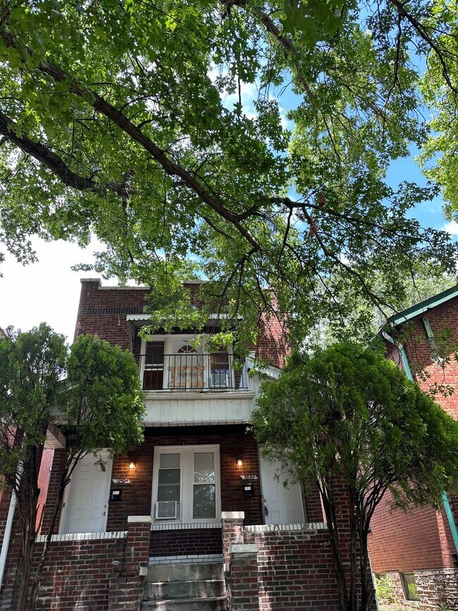 Building Photo - 3859 Alberta St Unit 3859 - 1Fl Rental