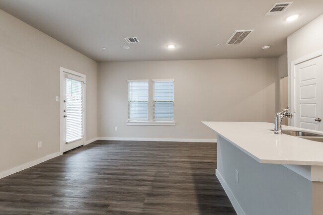 Photo - 18310 W Centro Cir