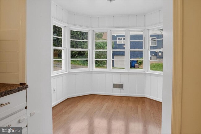 Photo - 5205 Saratoga Ave