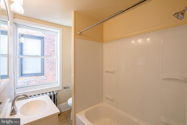 Photo - 1720 Moore St Unit 2