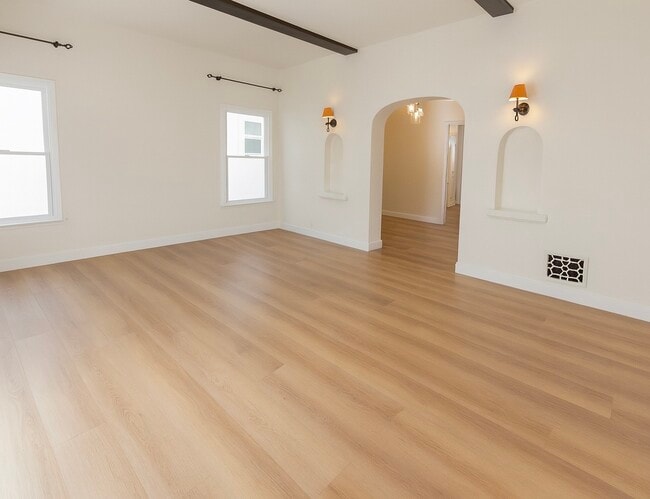 Building Photo - 240 S Tower Dr Unit 240 Rental