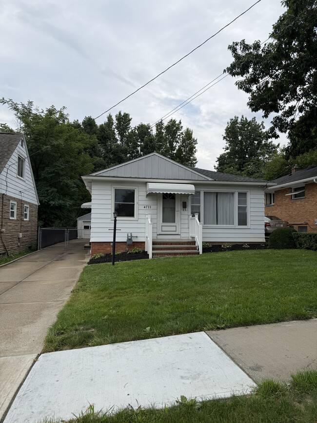 Photo - 4711 Longwood Ave