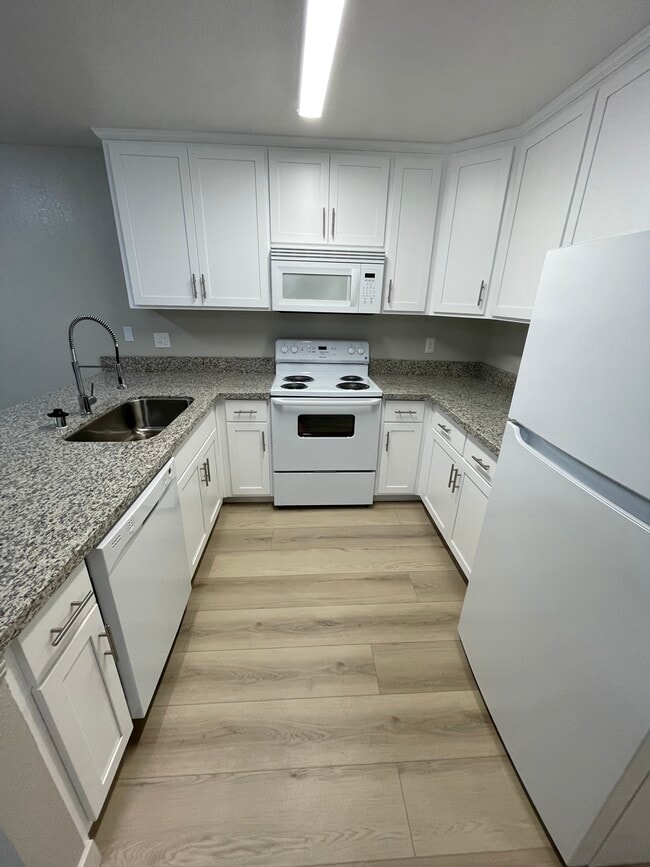 Sunrise Creek Apartments