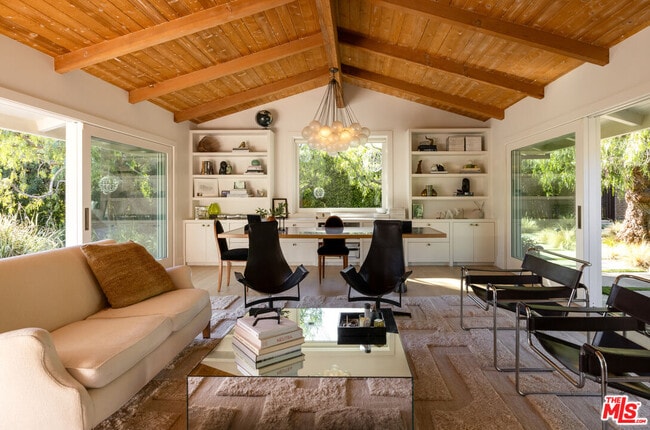 Photo - 6048 Philip Ave