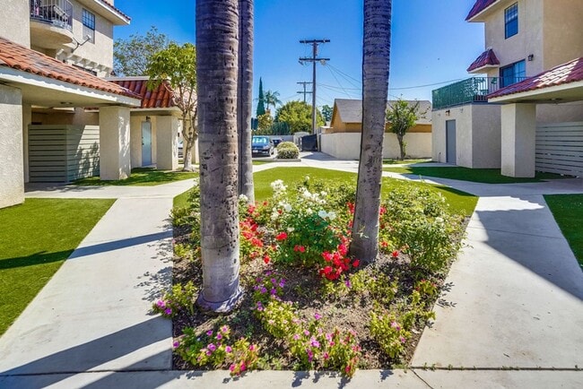 Photo - 3BD/2BA Apartment with Laundry In-Unit, Appliances, Tandem Parking & More! Unit 4060 #302