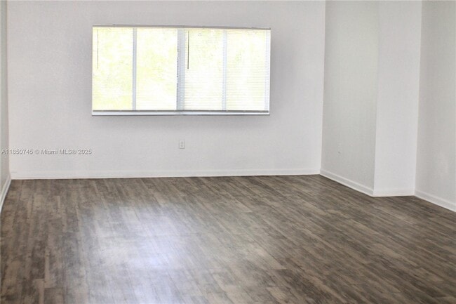 Photo - 2901 Riverside Dr Unit 304