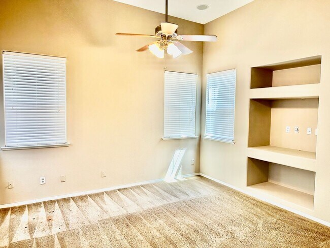 Photo - Spacious European Grove 3/2.5 off Fig Gard...