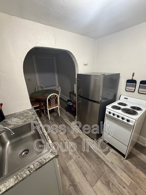 Photo - 2835 Midwood Ave