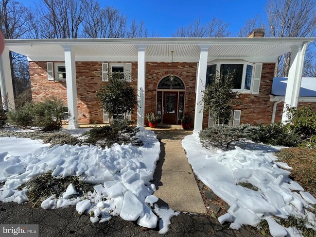 Photo - 5300 Summit Dr