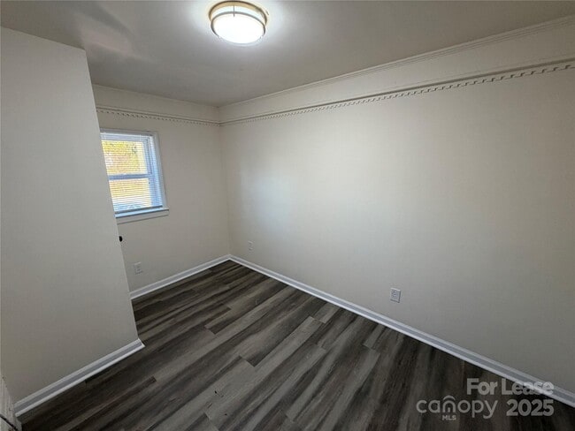 Photo - 4132 Blenhein Rd