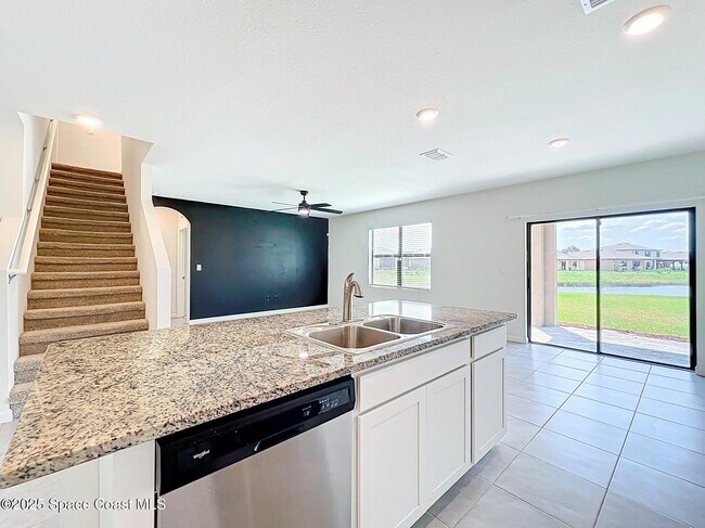 Photo - 870 Remington Green Dr SE