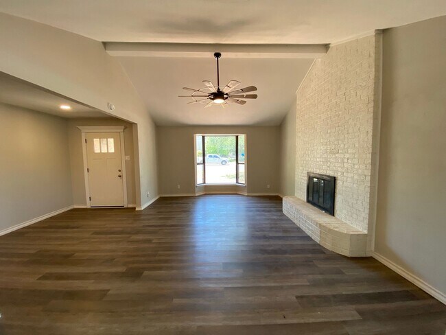 Photo - Spacious and Stunning Home with Solar Panels – Your Dream Property AWAITS!