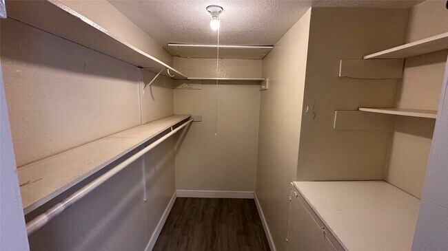 Photo - 9550 Deering Dr Unit 208
