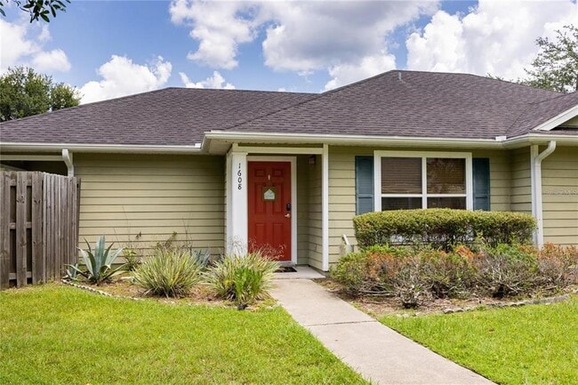 Photo - 1608 NE 45th Pl