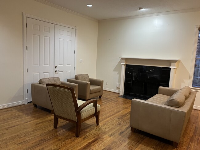 Photo - 6855 Bellgreen Dr