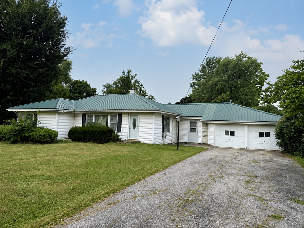 Photo - 411 Oak St