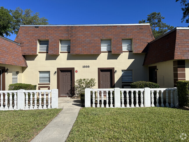 Building Photo - 1555 SE 27th St Unit D Rental