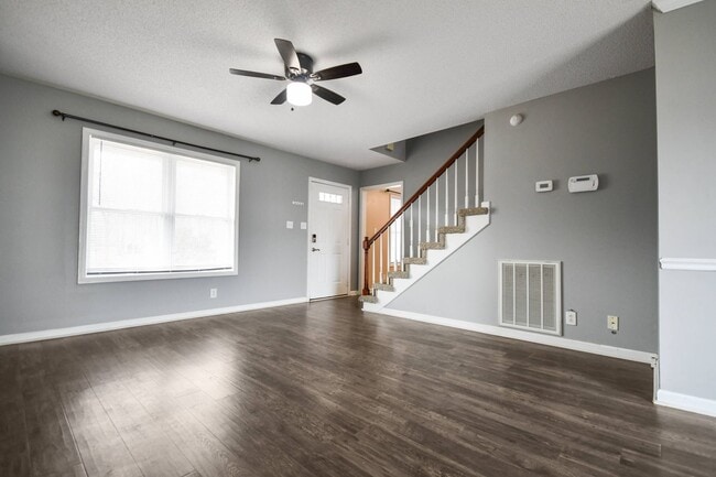 Photo - Pet Friendly Three Bedroom!