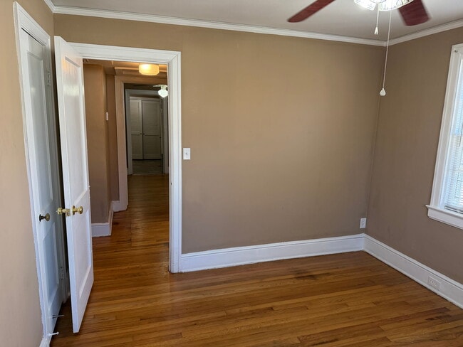 Photo - 2414 Poplar St