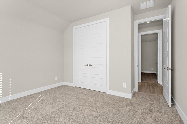 Photo - 2002 Bluff Oak Ct