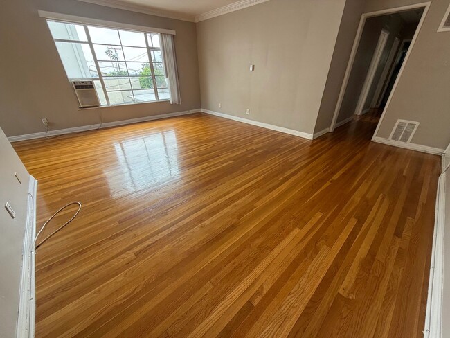 Photo - 1411 Laurel Ave Unit 17
