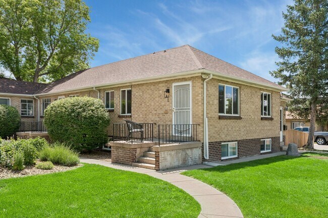 Building Photo - 1600 Winona Ct Unit 1
