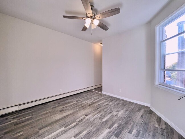 Photo - 405 61st St Unit 8