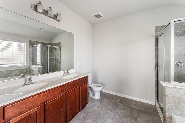 Photo - 8014 Oxbow Manor
