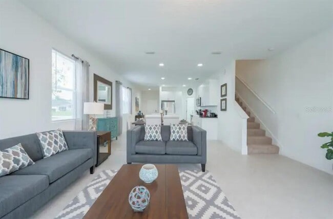 470 Lake Shore Pkwy