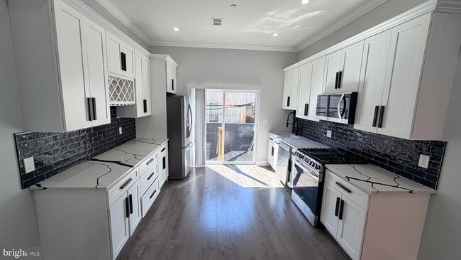 Photo - 2248 Earp St