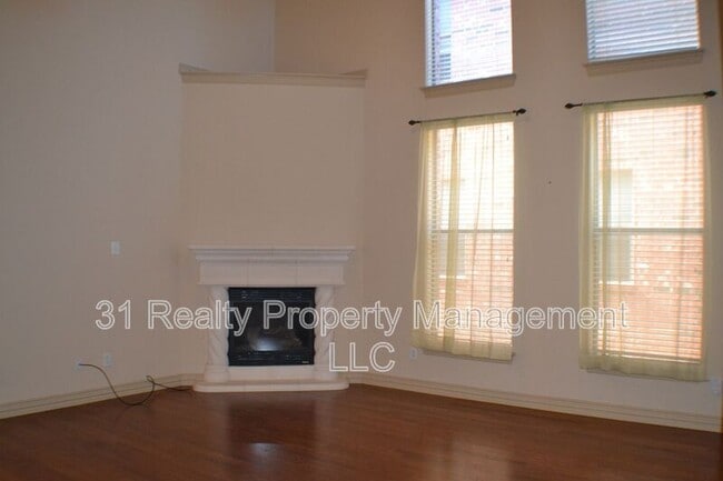 Photo - 1466 Cambridge Dr