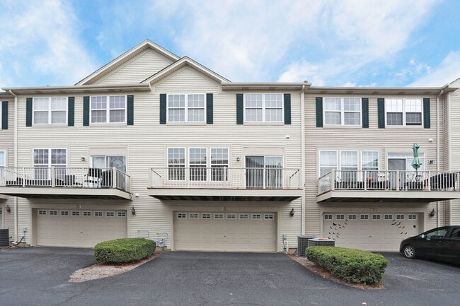 Photo - 753 Thornbury Ct