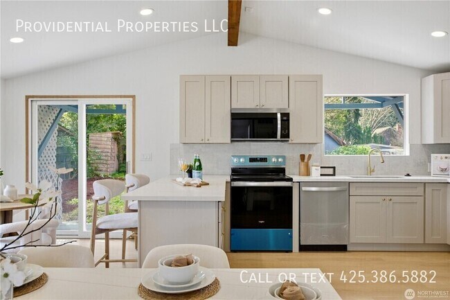 Photo - 527 N 200th St