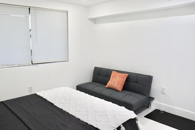 Photo - 15100 Polk St