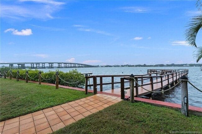 Building Photo - 1931 SW Palm City Rd Unit 16D Rental