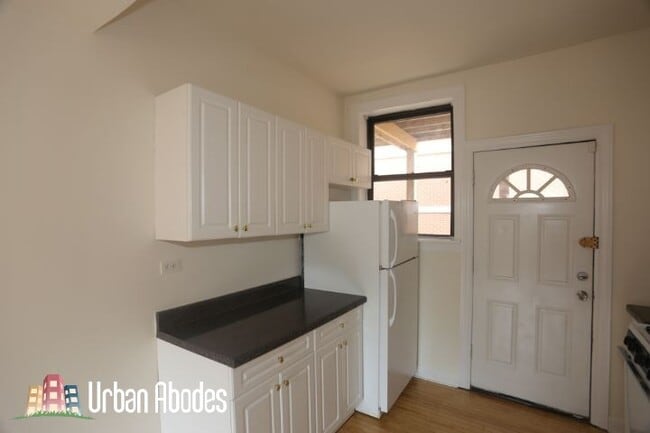 Photo - 822 W Waveland Ave Unit M00B