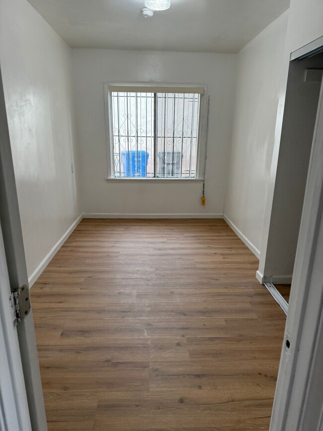 Segundo dormitorio - 112 E 69th Way Unidad 112