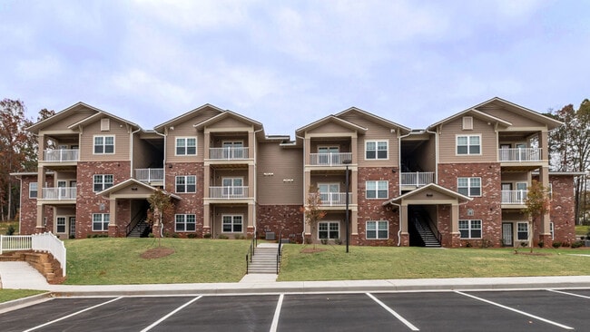 Spartan Pointe - Spartan Pointe Apartments