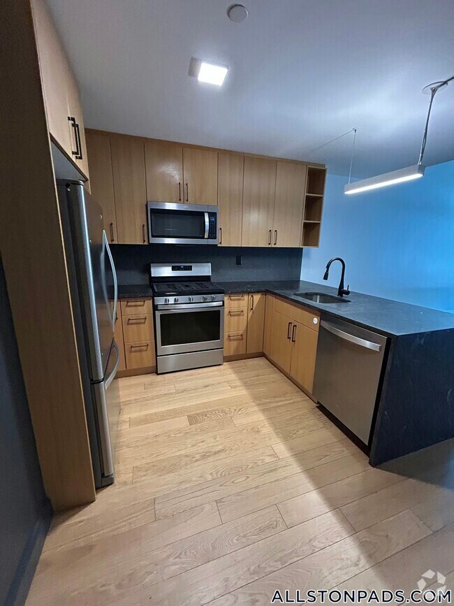 Building Photo - 83 Gardner St Rental