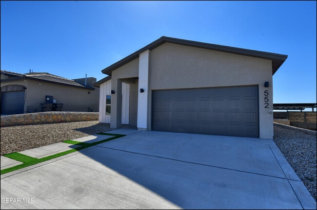 Photo - 552 Logwood Ave
