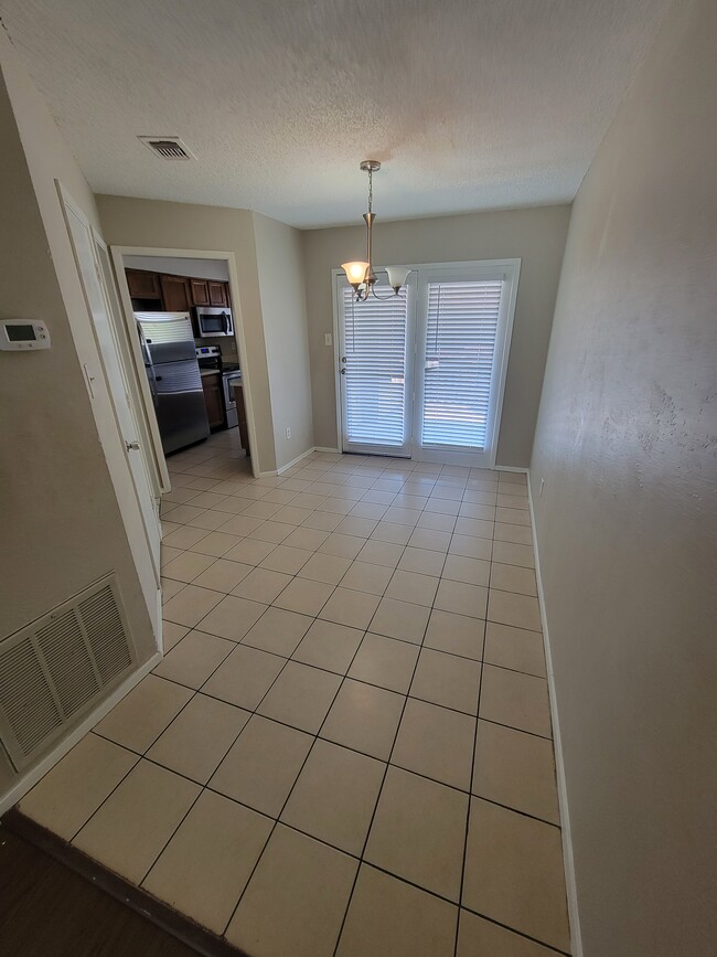 Photo - 612 Lillard Rd