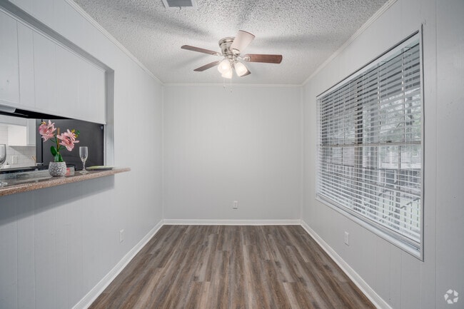 2BR, 1BA - 850SF - Dining Room