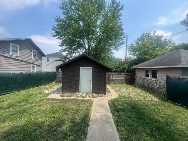 Photo - 530 Millikin 3BR/1BA (Hamilton)