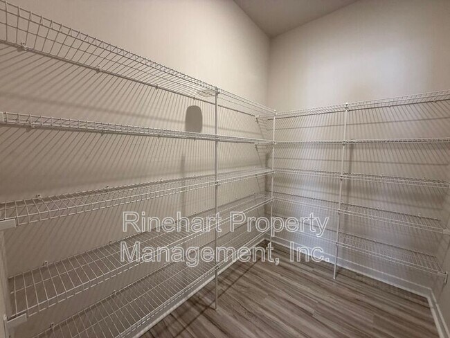 Photo - 328 Ginsberg Rd