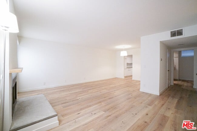 Photo - 1534 N Formosa Ave