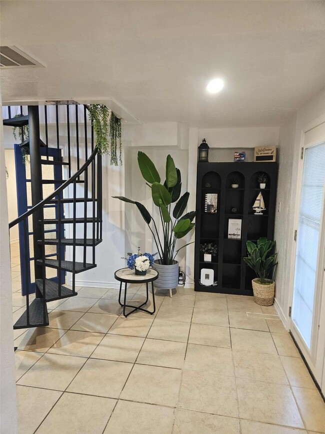 Building Photo - 812 Marlin St