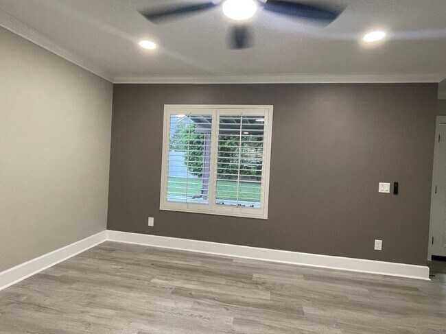 Photo - 30357 Twain Dr