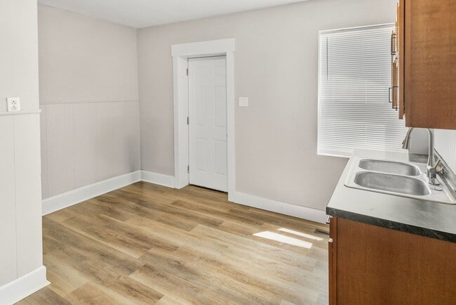 Photo - 302 N High St Unit B - Lower