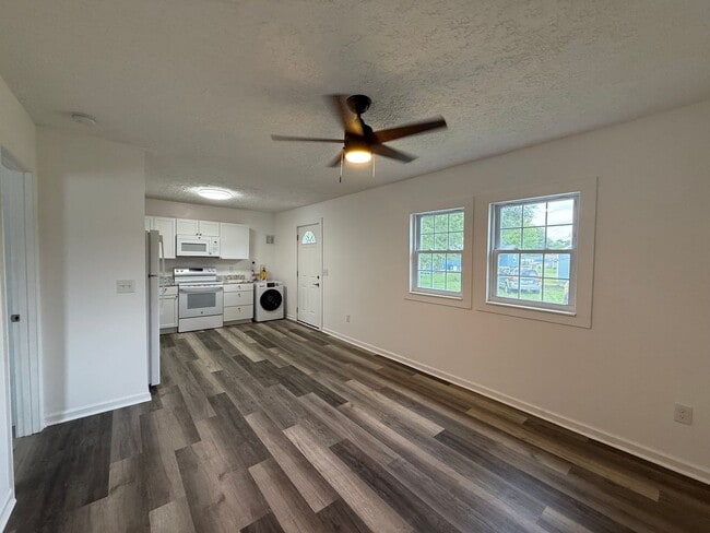 Photo - 1728 Park St