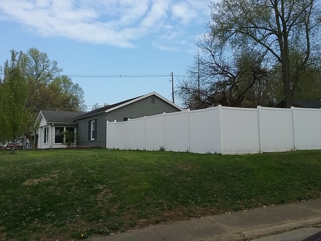 Photo - 4501 E Chestnut St